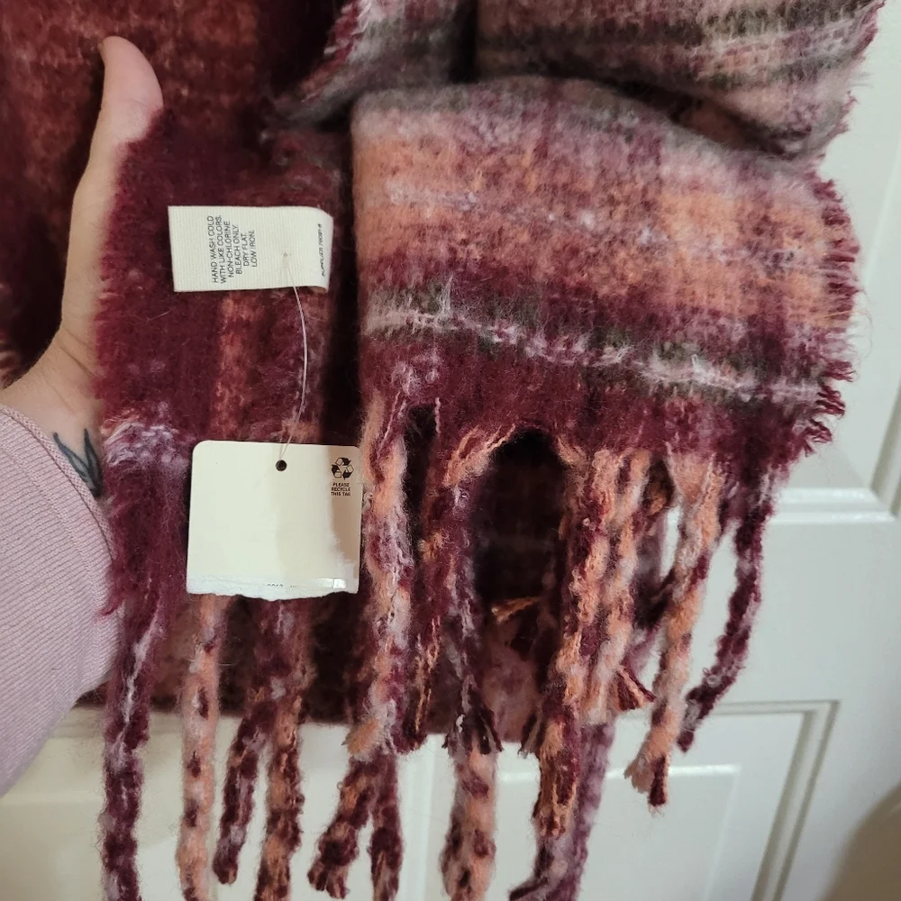 NWT Ana‎ Scarf OS